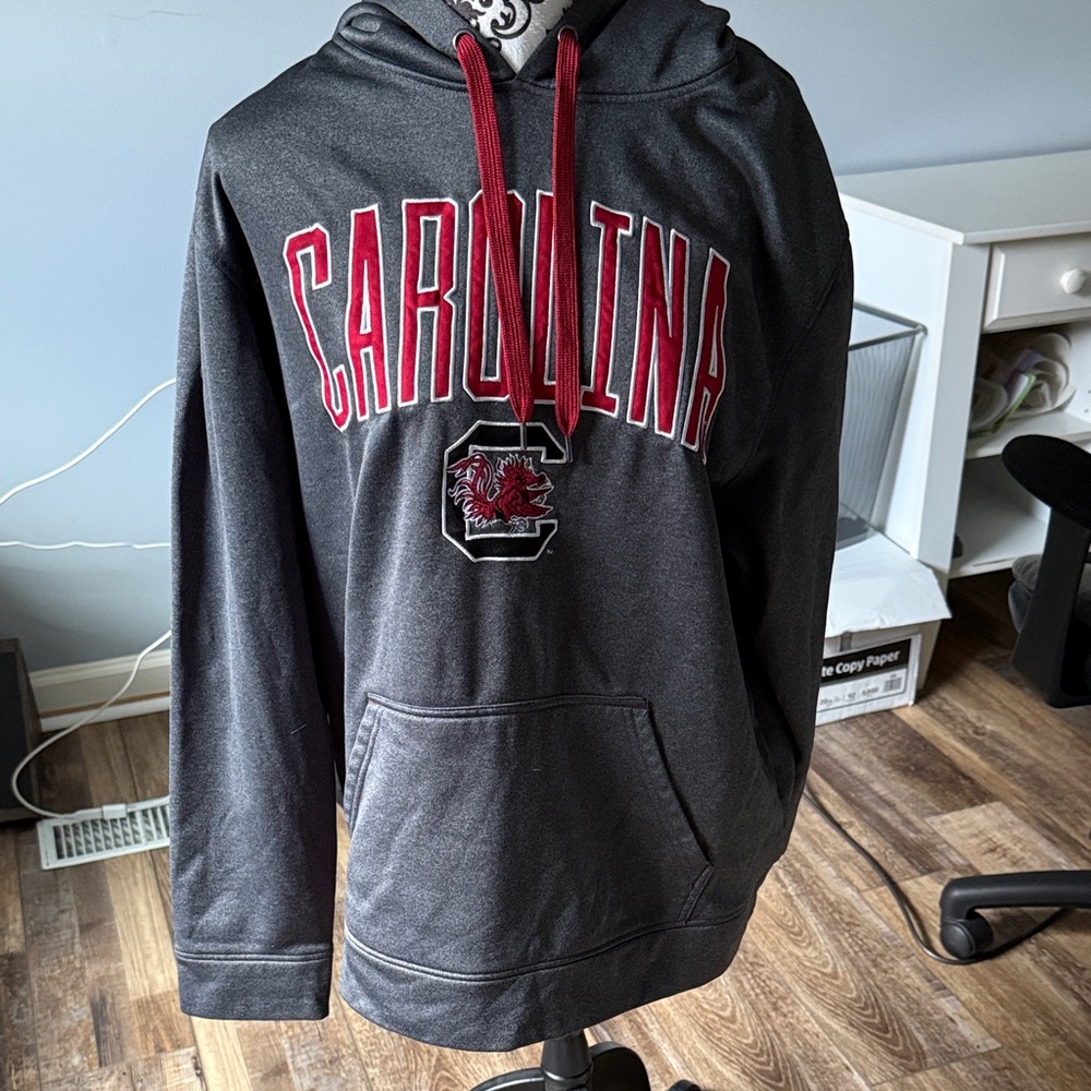 University of South Carolina pullover sweatshirt with hood. Size XL